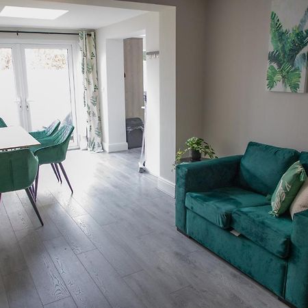 Wave Stays - Ground Floor Apartment - Outside Seating Area Cleveleys Buitenkant foto