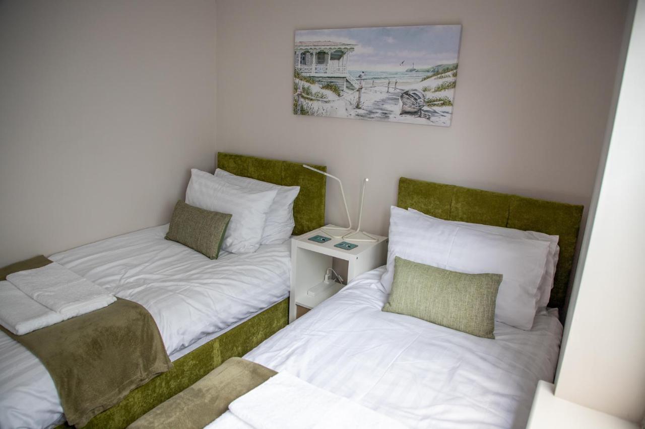Wave Stays - Ground Floor Apartment - Outside Seating Area Cleveleys Buitenkant foto