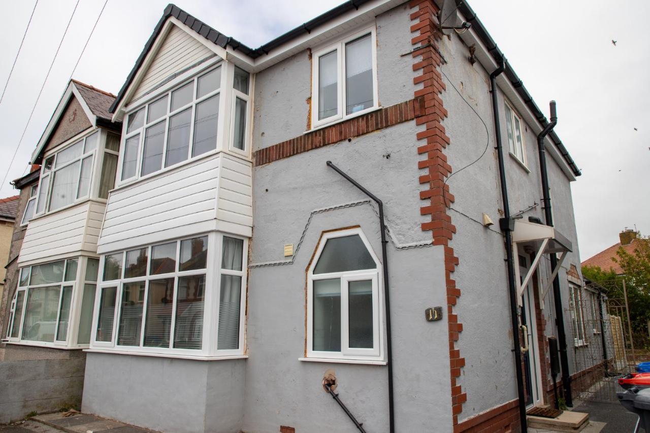 Wave Stays - Ground Floor Apartment - Outside Seating Area Cleveleys Buitenkant foto