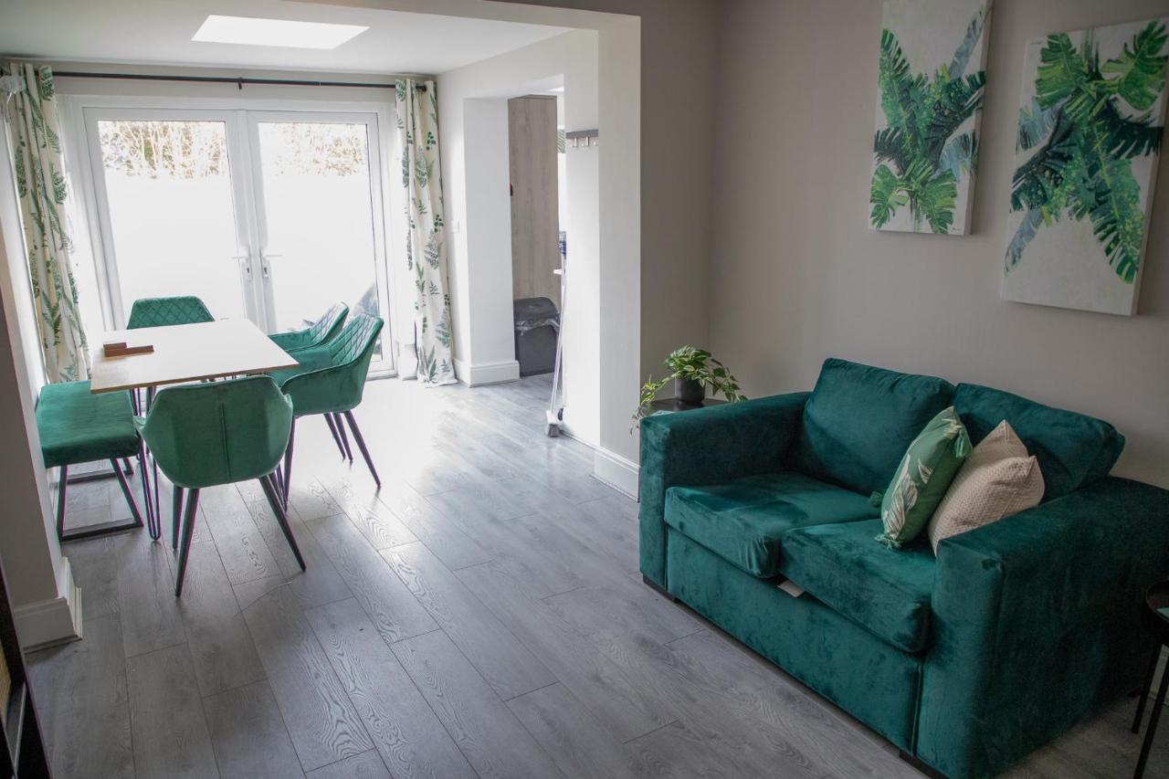 Wave Stays - Ground Floor Apartment - Outside Seating Area Cleveleys Buitenkant foto