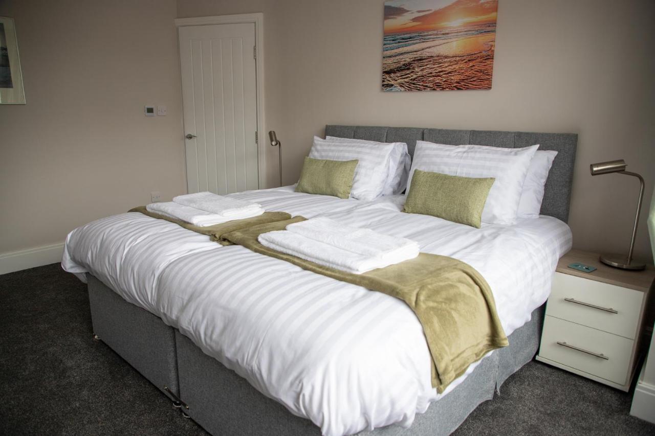 Wave Stays - Ground Floor Apartment - Outside Seating Area Cleveleys Buitenkant foto