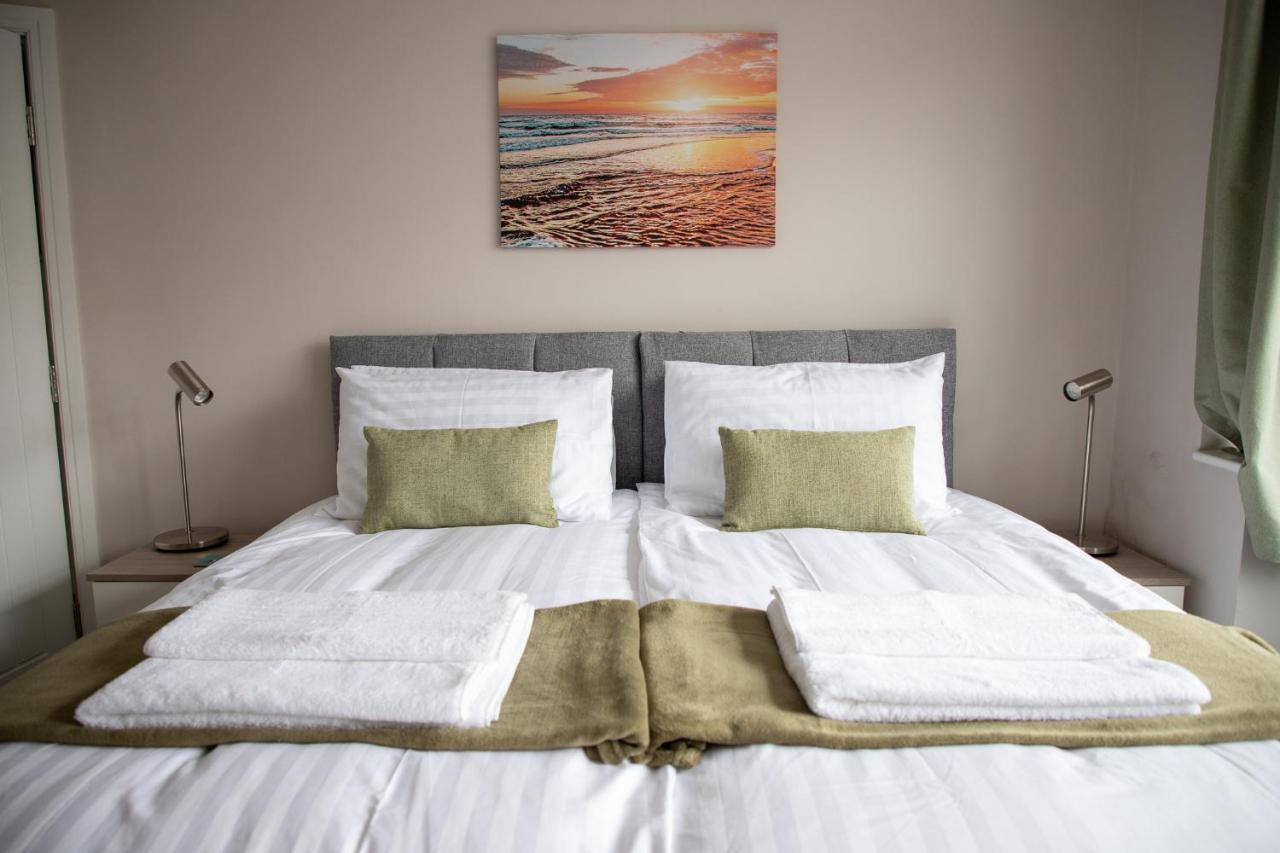 Wave Stays - Ground Floor Apartment - Outside Seating Area Cleveleys Buitenkant foto