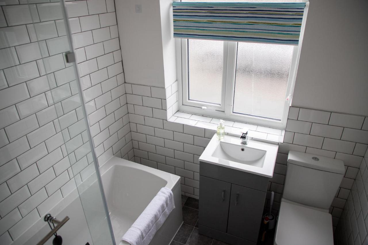 Wave Stays - Ground Floor Apartment - Outside Seating Area Cleveleys Buitenkant foto