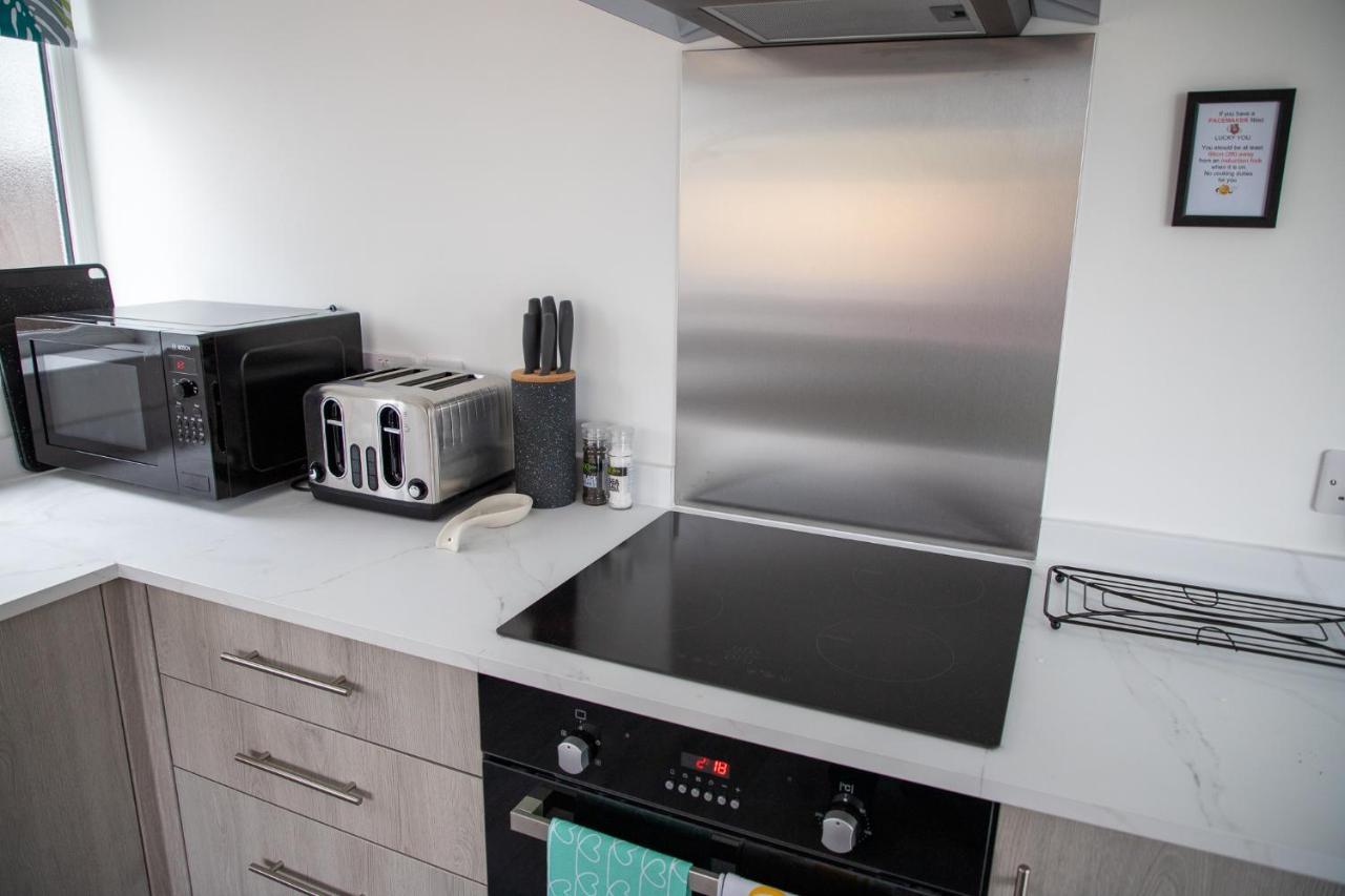 Wave Stays - Ground Floor Apartment - Outside Seating Area Cleveleys Buitenkant foto