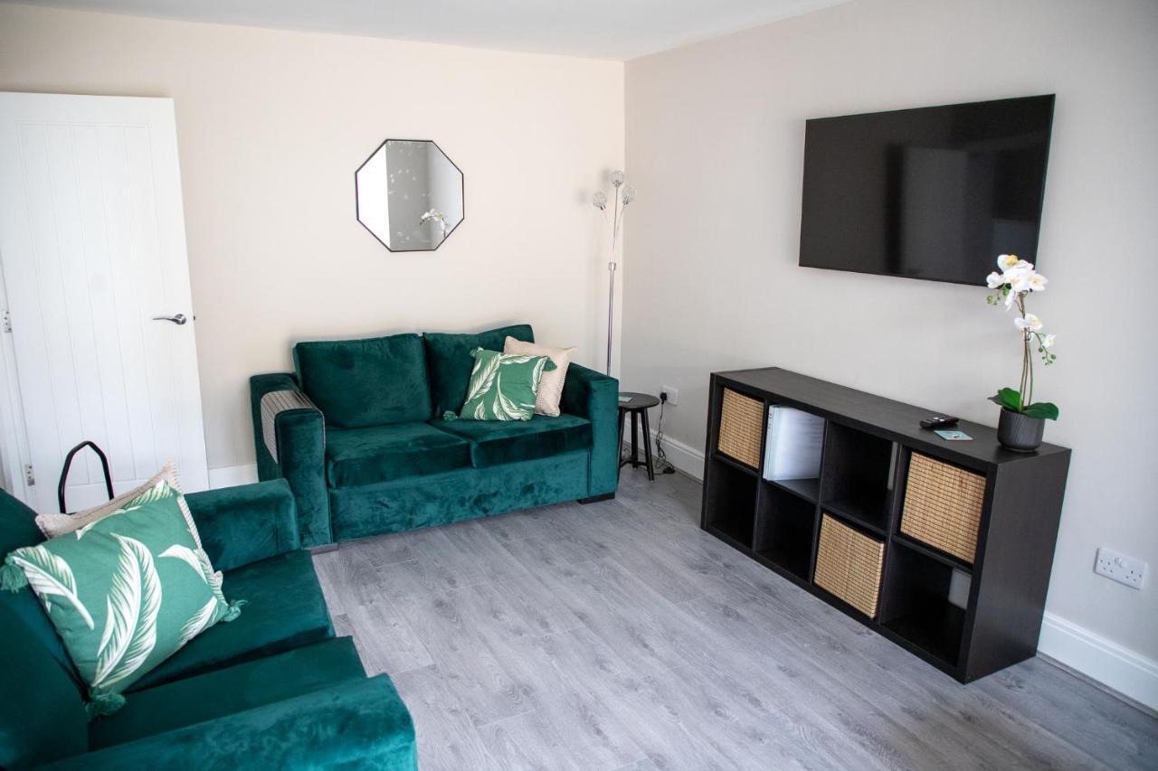 Wave Stays - Ground Floor Apartment - Outside Seating Area Cleveleys Buitenkant foto